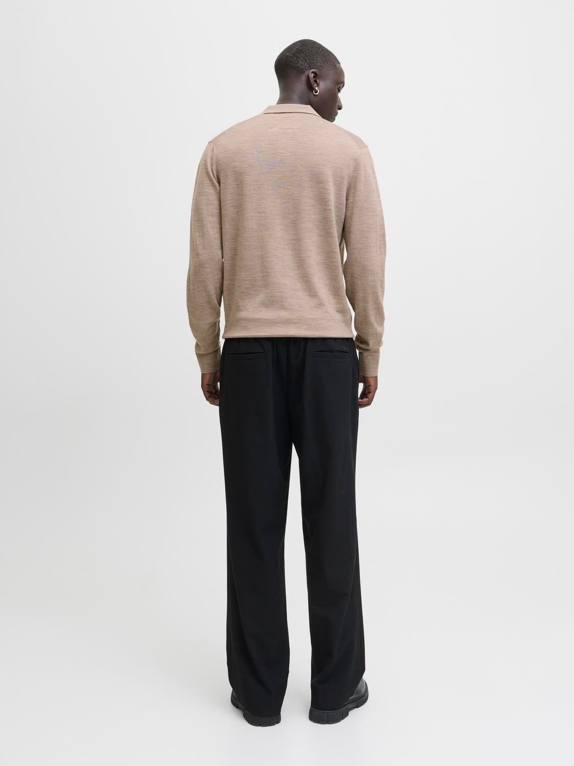 model_shot-back